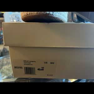 Michael Kors  Ridley pebble leather sandal size women’s 9